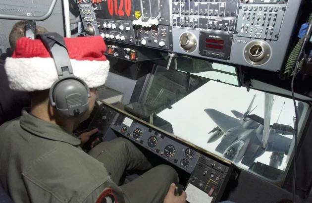 Refueling F-15 Fighter Jet While In-FLight Refueling F-15 Fighter Jet While In-FLight