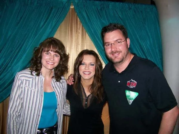 Todd & Wife Jenny With Martina McBride at Bud Center Todd & Wife Jenny With Martina McBride at Bud Center