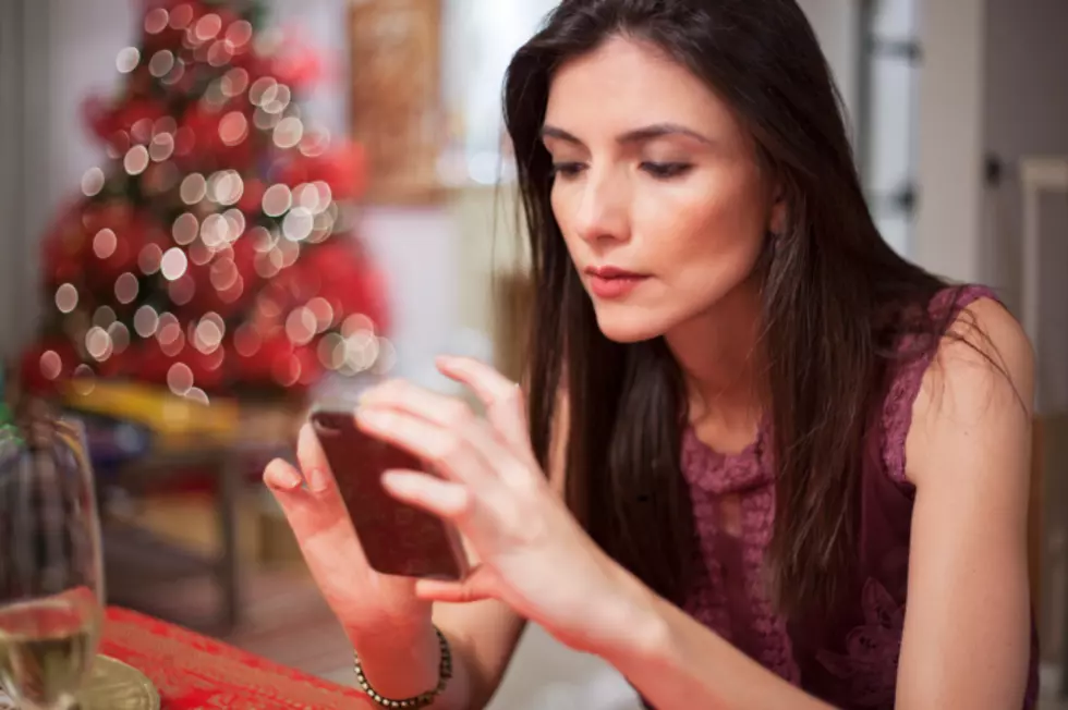 Ladies, Don’t Fall For This Holiday Facebook Scam